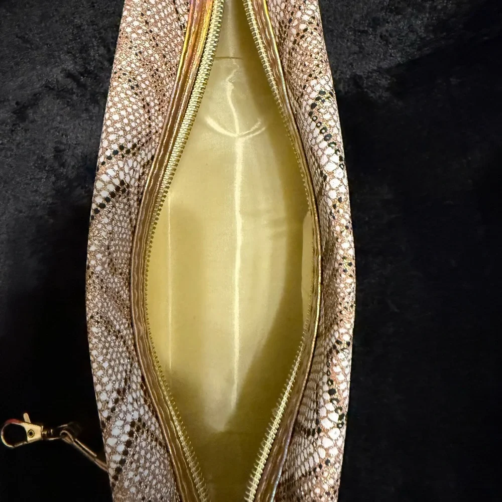 FADIVO New York Cosmetic Wristlet Bag (NWT)
